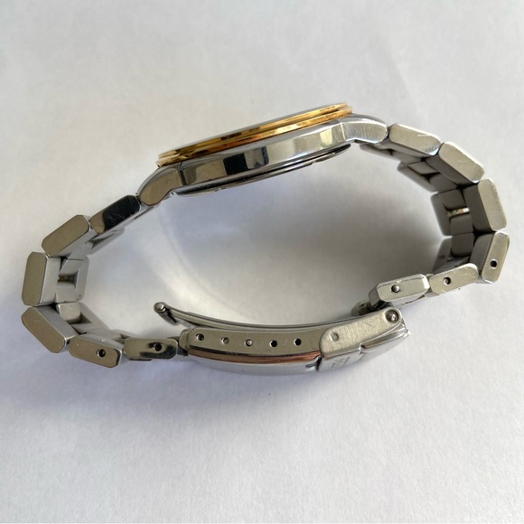 Seiko Men's Watch V742-8119 Two Tone Gold Silver Day Date Quartz Classic Career - Picture 5 of 9